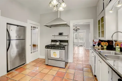 5221 Mulford Street Houston TX 77023