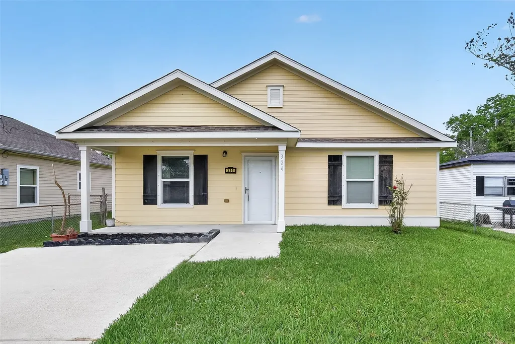 324 17th Avenue N Texas City TX 77590