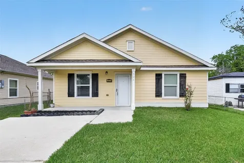 324 17th Avenue N Texas City TX 77590