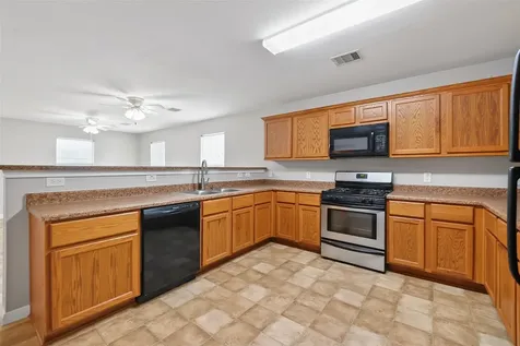 324 17th Avenue N Texas City TX 77590