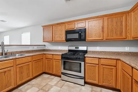 324 17th Avenue N Texas City TX 77590