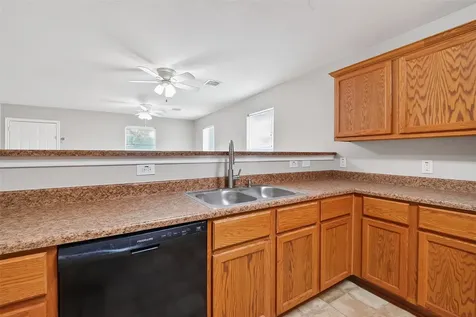 324 17th Avenue N Texas City TX 77590