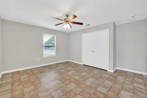 324 17th Avenue N Texas City TX 77590