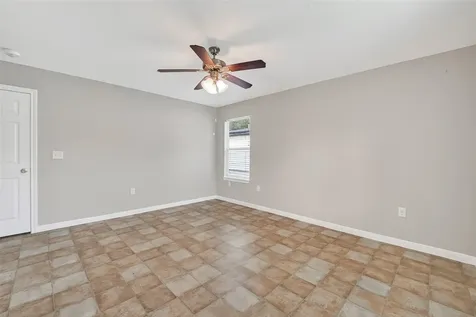 324 17th Avenue N Texas City TX 77590