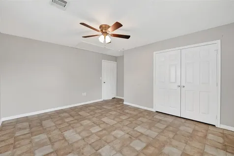 324 17th Avenue N Texas City TX 77590