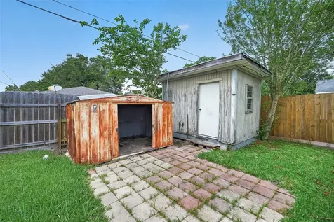324 17th Avenue N Texas City TX 77590