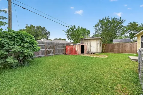324 17th Avenue N Texas City TX 77590