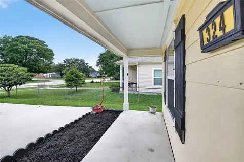 324 17th Avenue N Texas City TX 77590