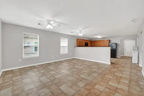 324 17th Avenue N Texas City TX 77590
