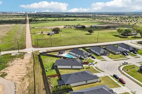 1279 Thornbird Trail Sealy TX 77474