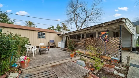 807 Burleson Street Brenham TX 77833