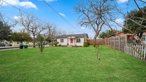 807 Burleson Street Brenham TX 77833