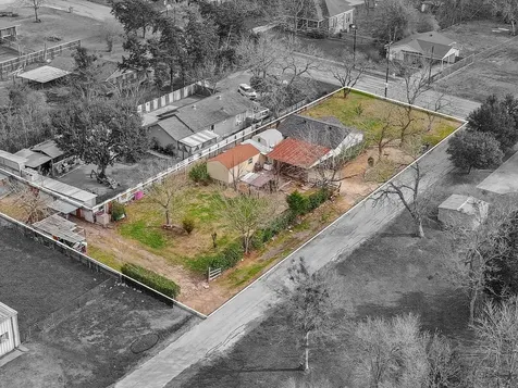 807 Burleson Street Brenham TX 77833