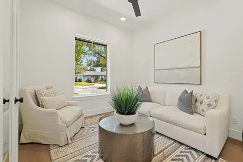 1850 Viking Drive Houston TX 77018