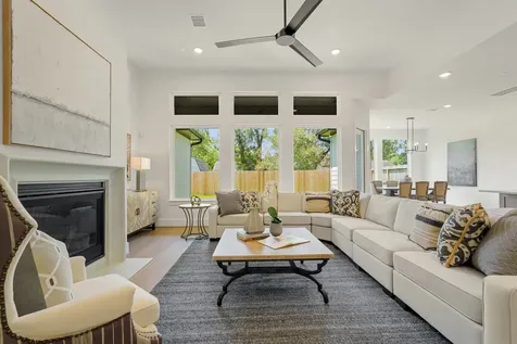 1850 Viking Drive Houston TX 77018