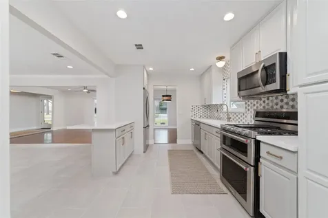 10206 Oakpoint Drive Houston TX 77043