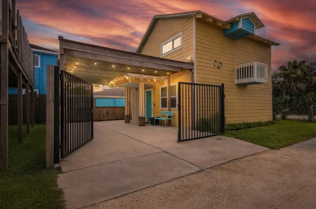1315 40th Street Galveston TX 77550