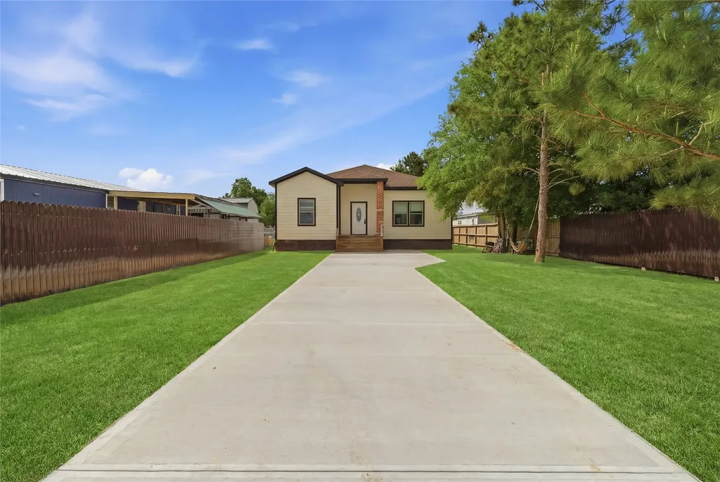 24 Road 5213 Cleveland TX 77327