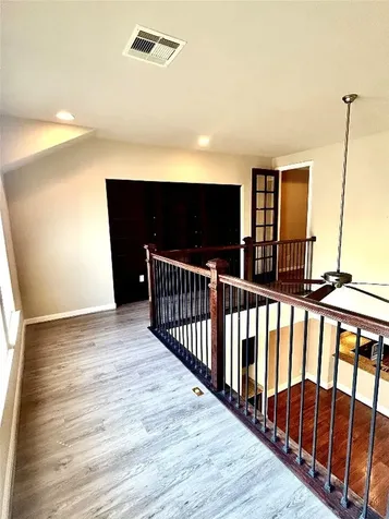 1049 W 22nd Street H Houston TX 77008