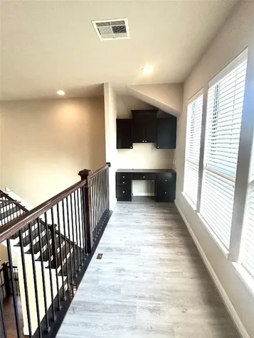 1049 W 22nd Street H Houston TX 77008