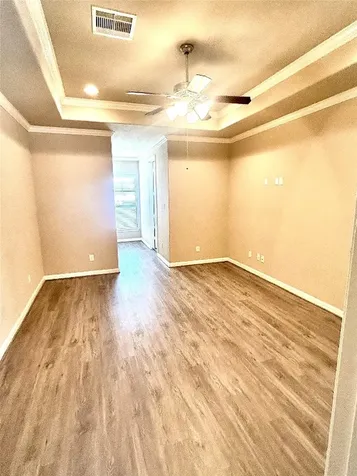 1049 W 22nd Street H Houston TX 77008
