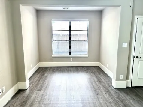 1049 W 22nd Street H Houston TX 77008