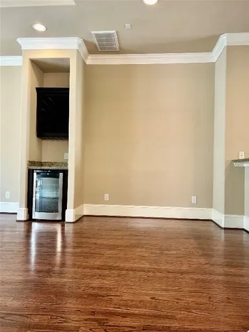 1049 W 22nd Street H Houston TX 77008