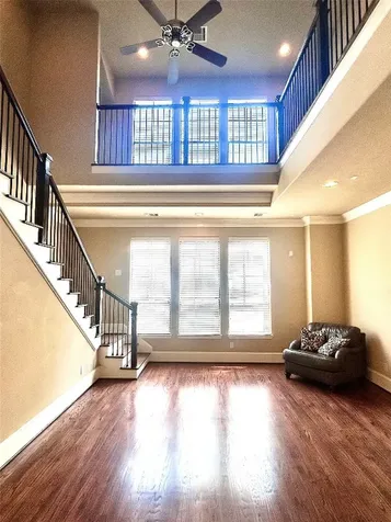 1049 W 22nd Street H Houston TX 77008