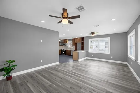 5002 Lelia Street Houston TX 77026