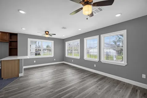 5002 Lelia Street Houston TX 77026