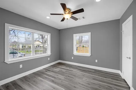 5002 Lelia Street Houston TX 77026