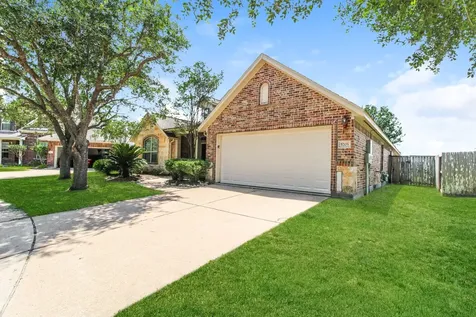5705 Emerald Brook Lane League City TX 77573