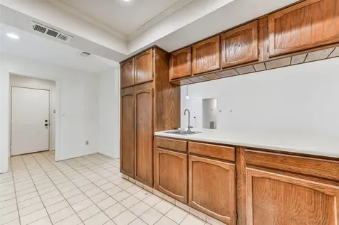 508 E Castle Harbour Drive Friendswood TX 77546