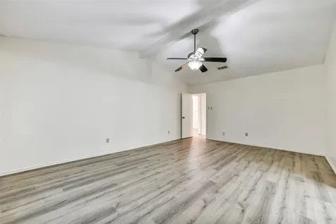 508 E Castle Harbour Drive Friendswood TX 77546