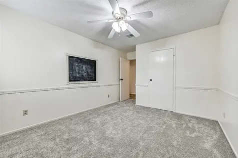 508 E Castle Harbour Drive Friendswood TX 77546