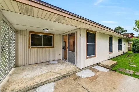 508 E Castle Harbour Drive Friendswood TX 77546