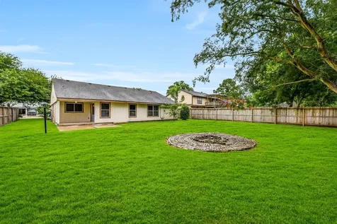 508 E Castle Harbour Drive Friendswood TX 77546