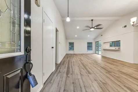 508 E Castle Harbour Drive Friendswood TX 77546