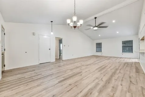 508 E Castle Harbour Drive Friendswood TX 77546