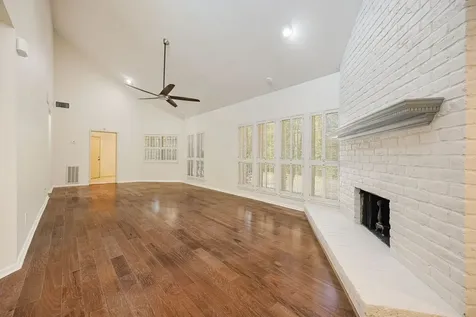 1856 S Gessner Road Houston TX 77063