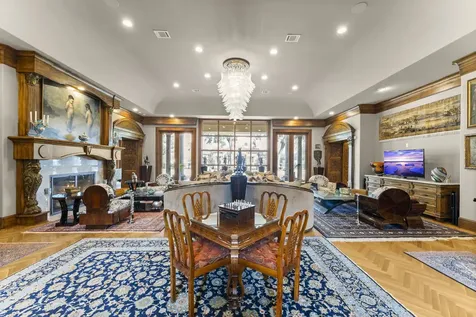 6 W Rivercrest Drive Houston TX 77042