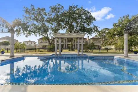 6 W Rivercrest Drive Houston TX 77042