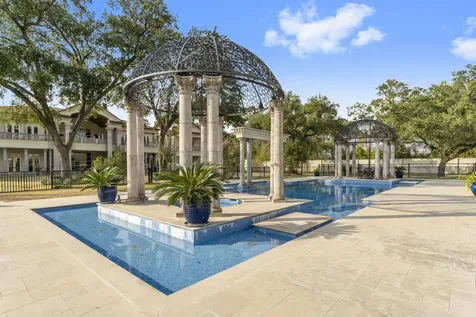 6 W Rivercrest Drive Houston TX 77042