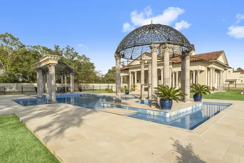 6 W Rivercrest Drive Houston TX 77042