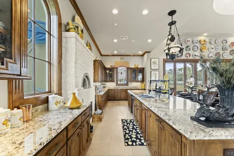 6 W Rivercrest Drive Houston TX 77042