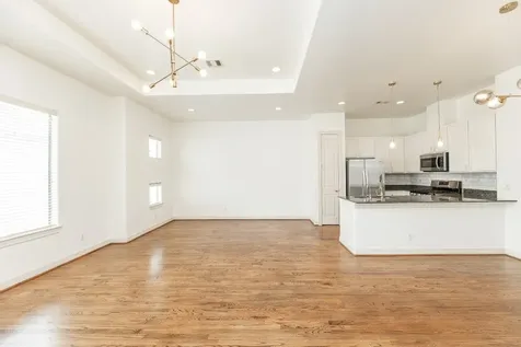 3898 Center Street Houston TX 77007