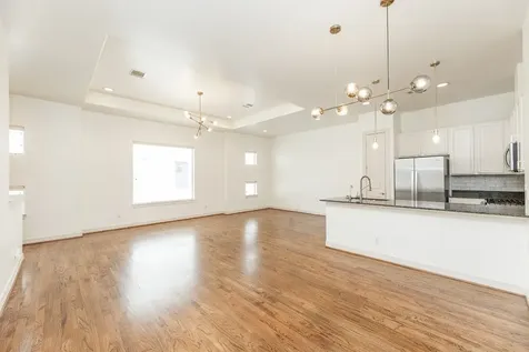 3898 Center Street Houston TX 77007