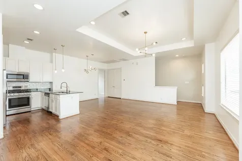3898 Center Street Houston TX 77007
