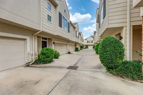 3898 Center Street Houston TX 77007