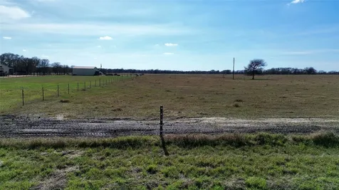2760 County Road 117 Giddings TX 78942